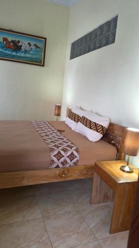 1 queen bed, 1 twin bed