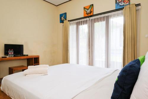 Lilis Cempaka Mas Guesthouse – Cepaka