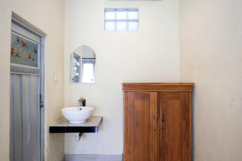 Lilis Cempaka Mas Guesthouse – Cepaka