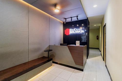 Lobby, RedDoorz @ Balaraja Centre Plaza in Balaraja