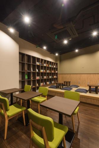 Shared lounge/TV area, TOKYOGUESTHOUSE ITABASHI-JUKU near Heiwadai Subway Station