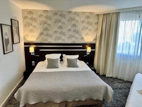 3 twin beds