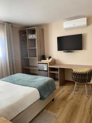 Koplietošanas atpūtas telpa ar TV, Mahlakapese River Resort in Leribe