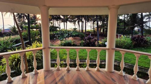 The Beach Villa by Sunny Smiles in Suratakal