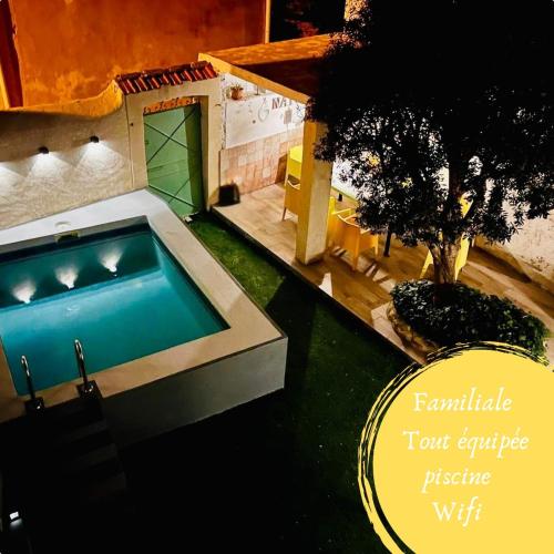 Maison de village avec piscine 8 personnes gîte à louer Ouveillan