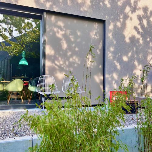 Erkély/terasz, Collector's House FRIZ ART Design Ferienhaus mit Garten Kunst Parkplatz ruhig zentral in Gundelfingen