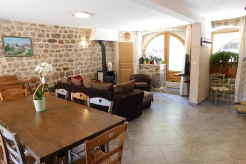 Iekārtas, La cibale in Montpezat-sous-Bauzon