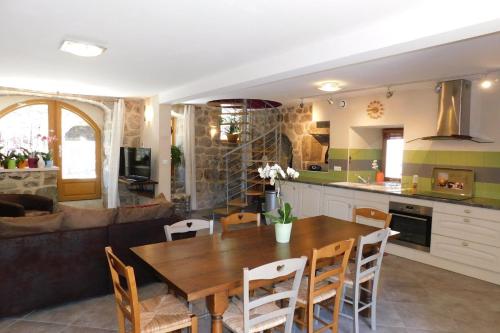 Iekārtas, La cibale in Montpezat-sous-Bauzon