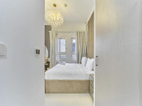 Cozy 2BR Canal Residence Sports City - image 4