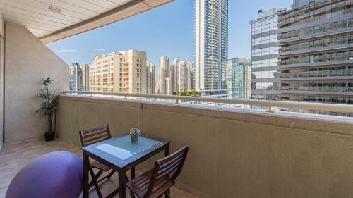 Cosy 1 Bedroom Marina Apartment - image 6