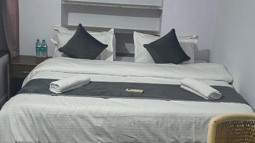 Pink Floyd cafe & hotel , pushkar – Pushkar, GA