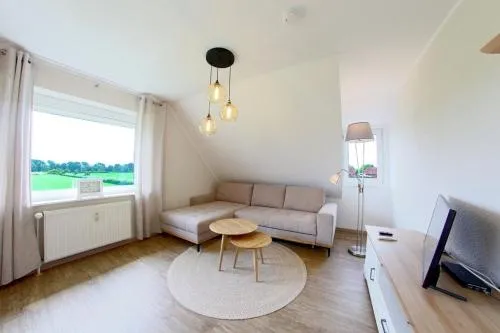 MU32a Dachgeschoss mit Gartenanteil in Dorum Neufeld, Deutschland