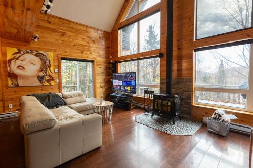 Carriole - Private Hot Tub - Nature and Hiking in Val-des-Lacs (QC)