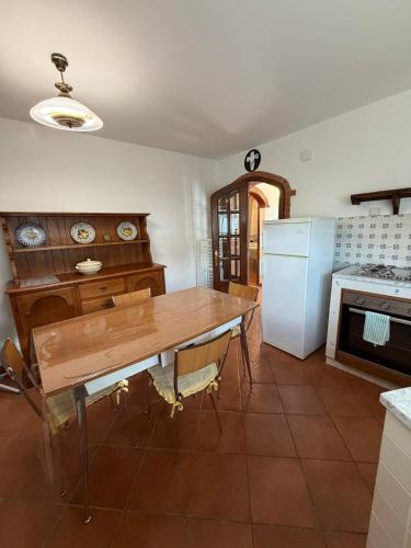 Chianti Villa with Private Park, 2 Apartments & Panoramic Views in Talciona
