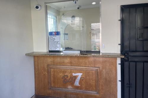 大厅, Big 7 Motel Chula Vista I-5 in 邱拉威斯塔(CA)