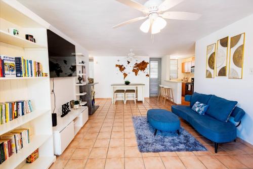 共用Lounge/電視區, Beach condo with 3 bedrooms and ocean views in 洛伊薩