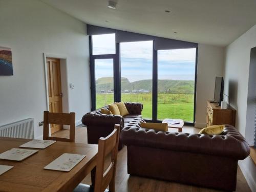 Silver Strand Chalets - Chalet 2 in Glencolmcille