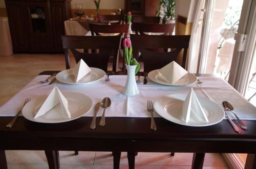 Ambrózia Szálláshely és Étterem - image 2