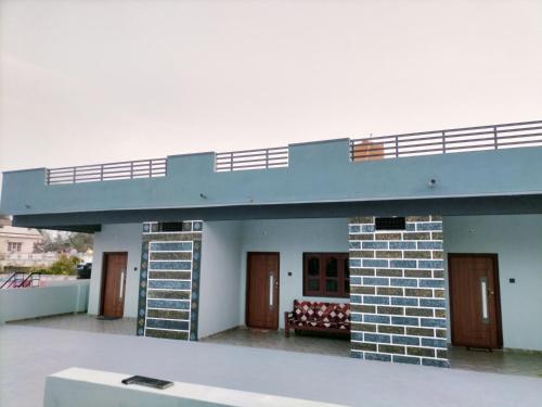Sunrise Villa Hampi - image 2
