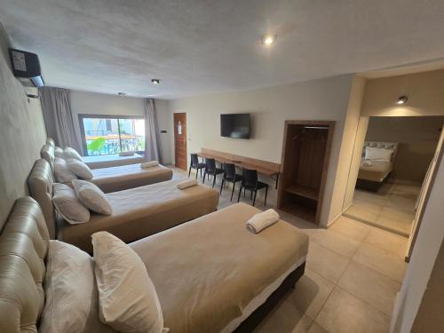 4 twin beds