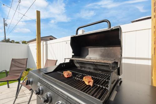 Madeira Beach Family & Pet Friendly Luxury Getaway in Seminole, USA