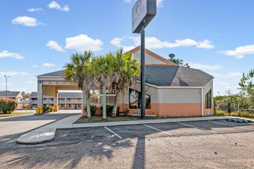Econo Lodge Hattiesburg - image 11