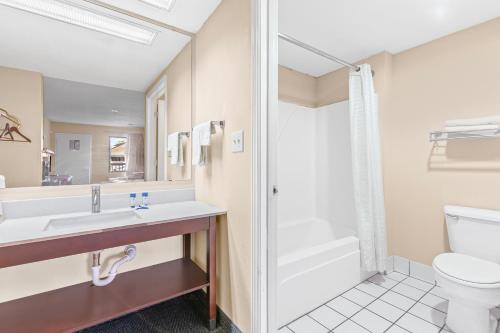 Econo Lodge Hattiesburg - image 9