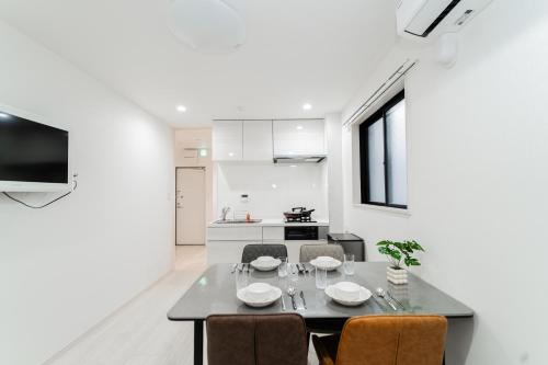 2Bedroom Apt for 4, 2 Mins to Station, Near Ikebukuro Tokyo