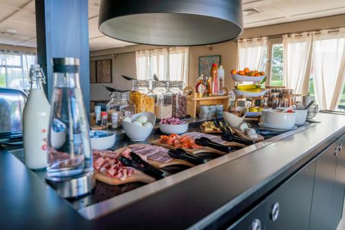 Ēdiens un dzērieni, Brit hotel confort Ampaline Perigueux est in Saint-Pierre-de-Chignac