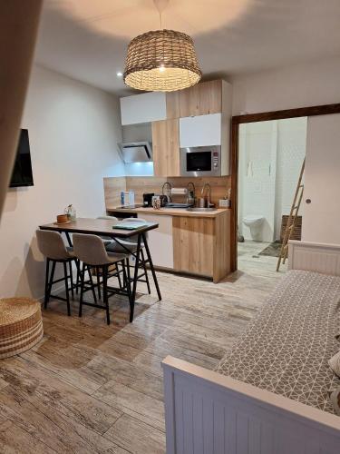 CAP ESTEREL, T2 VUE MER 4 couchages adapte PMR in Saint-Raphael