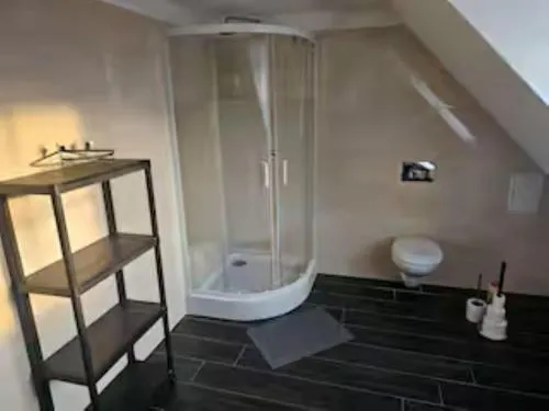 Schöne Vollausgestattete Monteurs- Gästewohnung in der Gartenstadt Leuna und nähe Geiseltalsee 2408 in Leuna, Deutschland