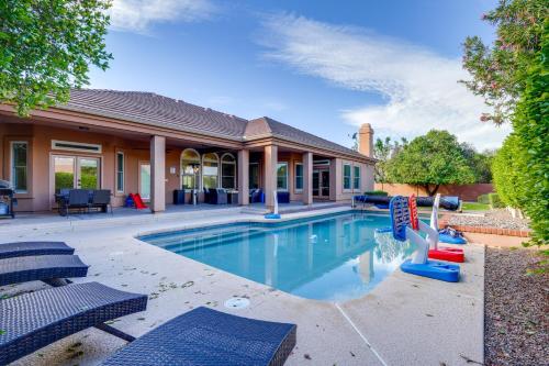 Pool Table, Putting Green: Luxury Oasis in Mesa in Salt River Reservation