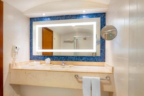 GR Solaris Lighthouse - All Inclusive in San José del Cabo, Mexico