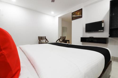 Super Collection O Mythri Hotel Near By ECIL, AS RAO Nagar, Sainikpuri - 출입구