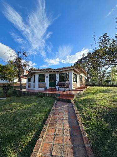 Acogedora casa rodeada de paisajes y jardines-Estancia Nirvana