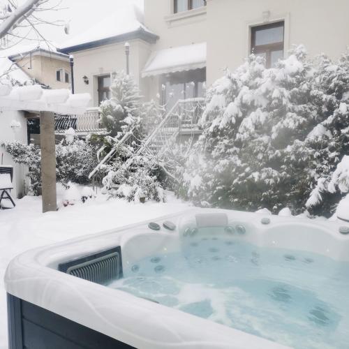 Kúria apartman private wellness with garden and pool (Kuria apartman private wellness with garden and pool) in 15. kerület - Rákospalota