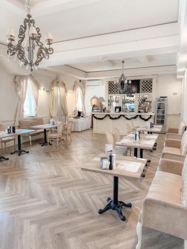 Ресторан, Złote Runo - Hotel&Restauracja (Zlote Runo - Hotel&Restauracja) in Karolina