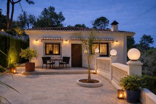 Wonderful Villa, Heated Pool, Near Beautiful Xàtiva Town (Wonderful Villa, Heated Pool, Near Beautiful Xativa Town) in Genovés