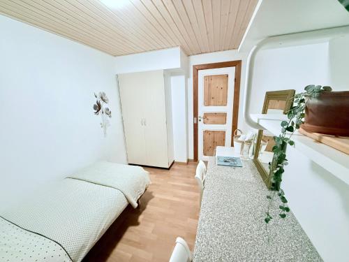 1 twin bed