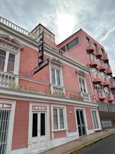 숙소 외관, Hotel Plaza Colon in 아리카 시티 센터