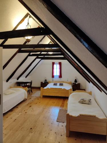 Sobe i Apartmani Barić - Rooms And Apartment (Sobe i Apartmani Baric - Rooms And Apartment) in Loņja