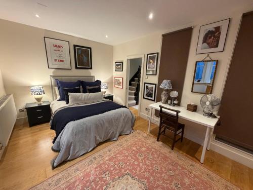 room detail thumbnail 0