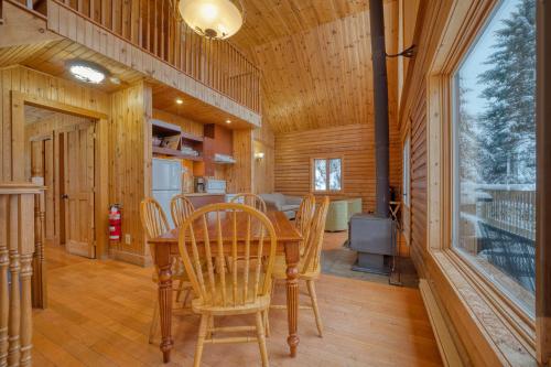 Chalet Aigle Ski in-out Appalaches Park 16 Guests in Saint-Paul-De-Montminy (QC)