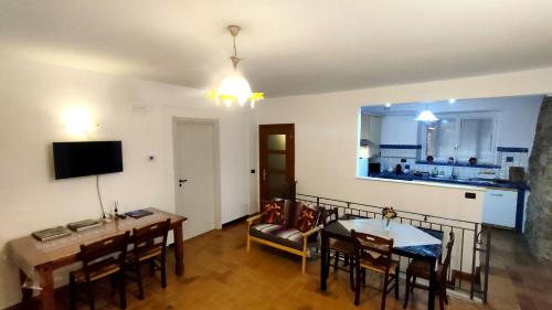 아시시 All'Ombra di Santa Chiara, 140mq, 3 camere, Idromassaggio - MyAssisiSuite, Assisi centro - Mowimy po 5성급 싱글룸 스위트룸