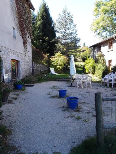 LAUBERGE CHEZ LEON
