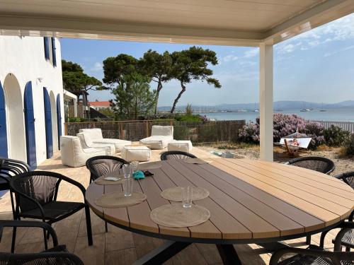 Exceptional Waterfront Villa