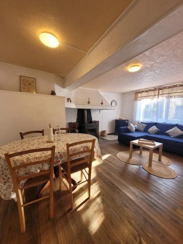 Havre de paix entre montagne et forêt gîte à louer Galinagues