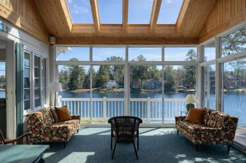 Water front Golden Lake cottage - Calm and peaceful in 瓦爾達維德