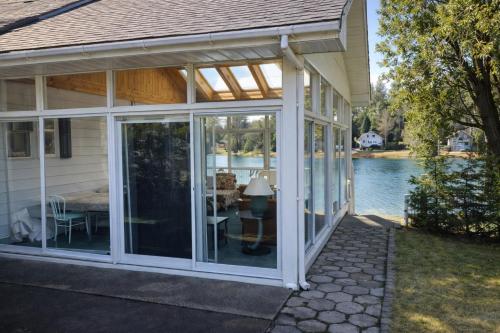 Water front Golden Lake cottage - Calm and peaceful in 瓦爾達維德