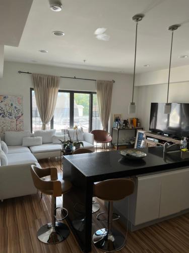 Private Suite Hudson River View in วีฮอว์เคน (NJ)